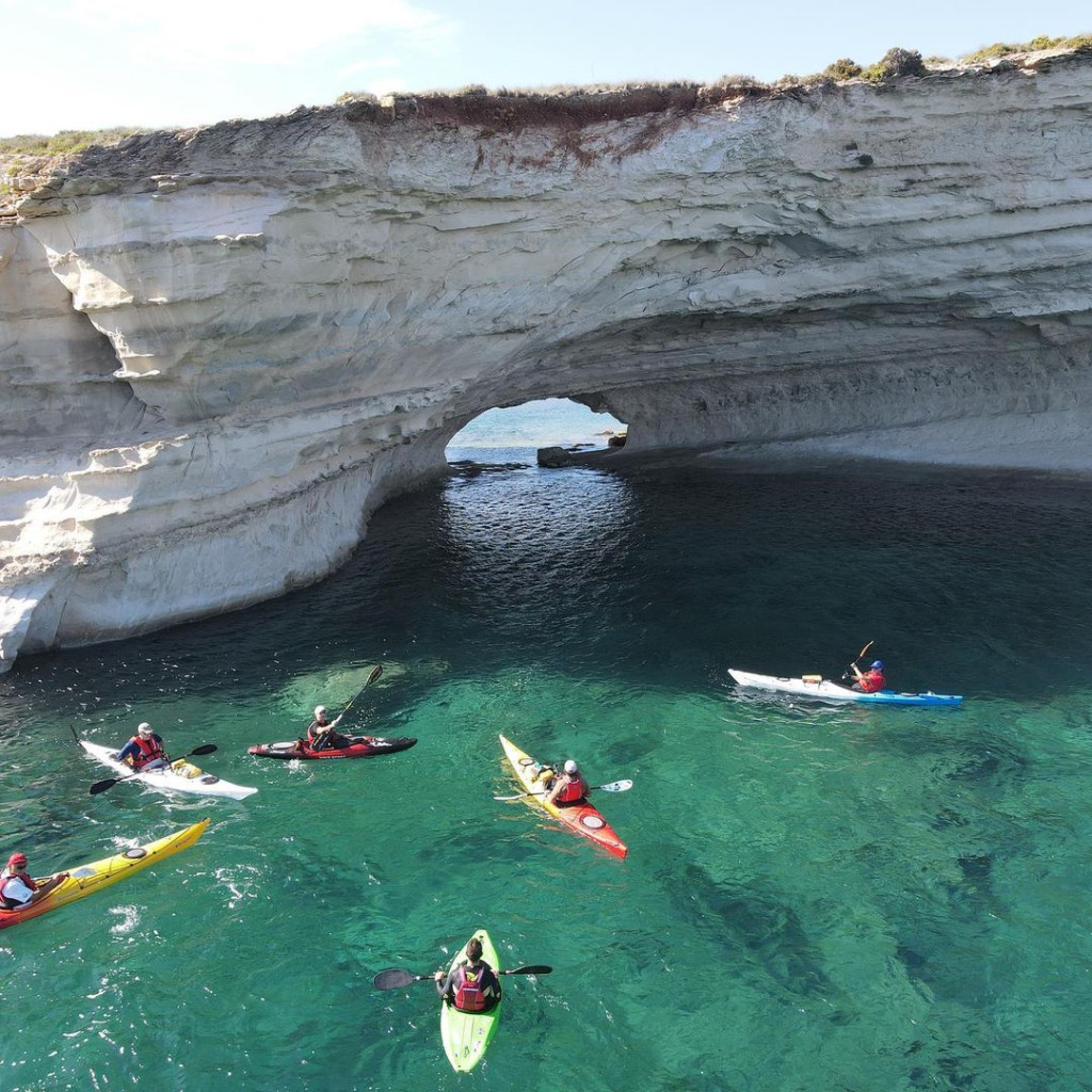 Kayak in Malta Adventure il-Hofriet